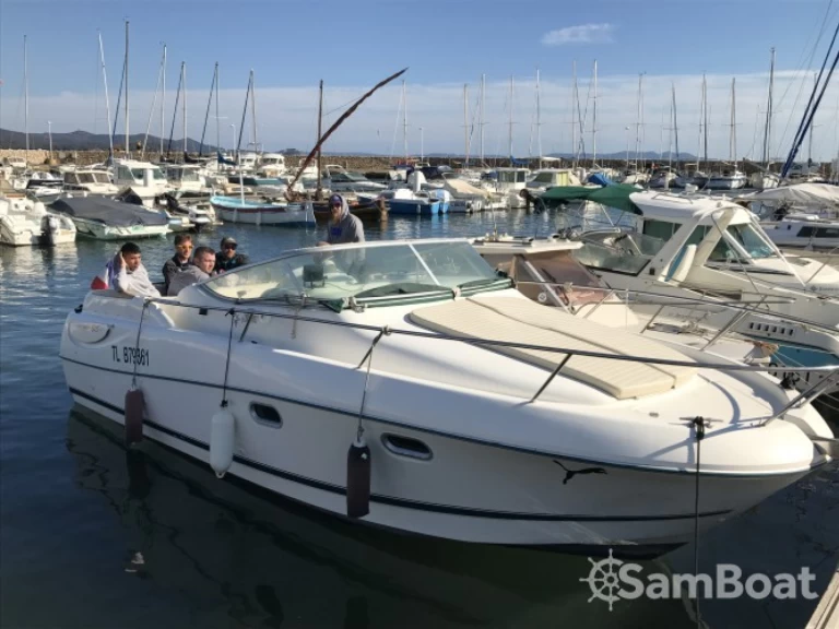 Jeanneau Leader 805 jednotlivci a charterové společnosti v Toulon