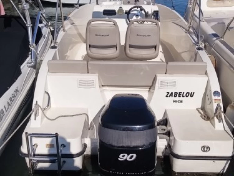 Pronajmout Motorová loď se skipperem či ne Quicksilver v Antibes