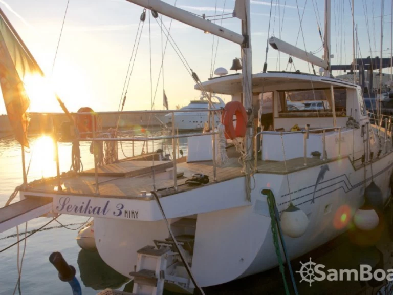 Bordogna-Pacifico Bordogna Pacifico 77 jednotlivci a charterové společnosti v Sant Antoni de Portmany