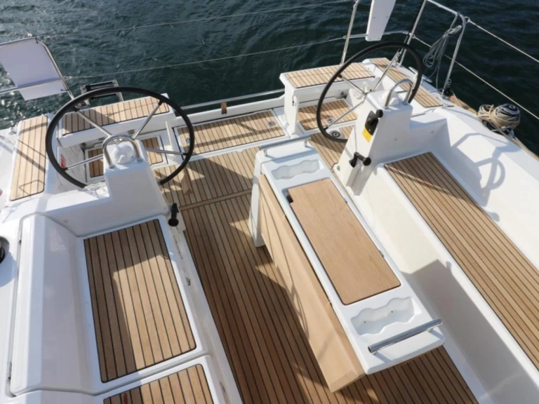 Pronájem lodi Sète lákavé ceny Oceanis 38.1