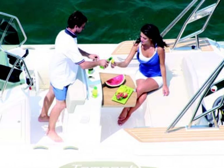 Capelli Tempest 626 jednotlivci a charterové společnosti v Propriano