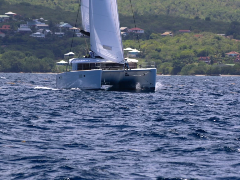 Pronájem lodi Le Marin lákavé ceny Lagoon 450