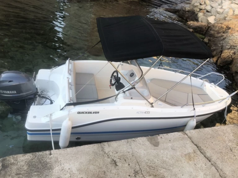 Pronájem lodi Marseille lákavé ceny Activ 455 Open