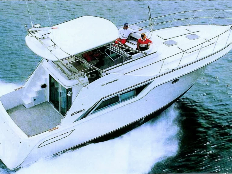 Pronajmout si Cruisers Inc 4280 Express Bridge v Ameglia