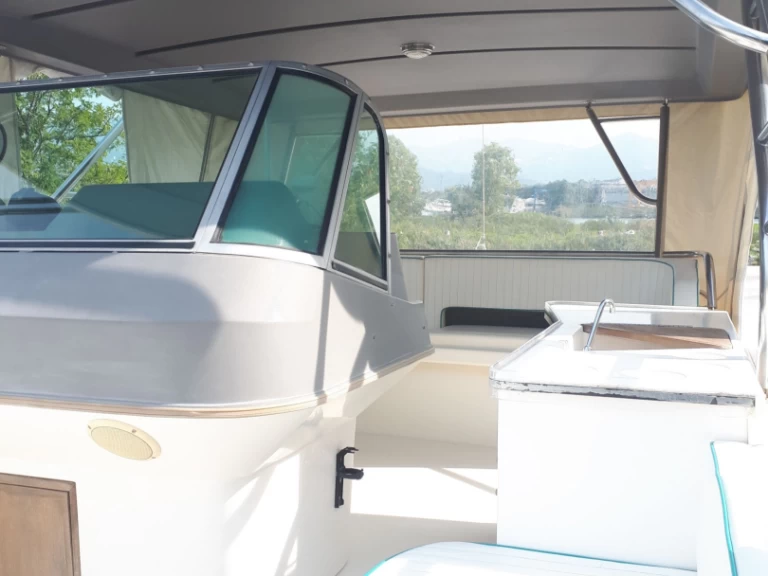 Pronájem lodi Cruisers Inc 4280 Express Bridge v Ameglia na Samboatu