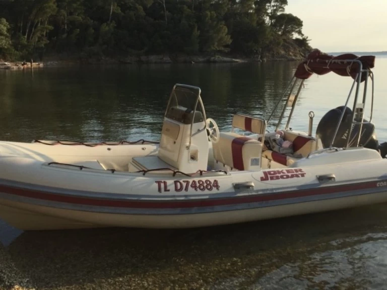Pronájem Polotuhá loď Joker Boat s licencí