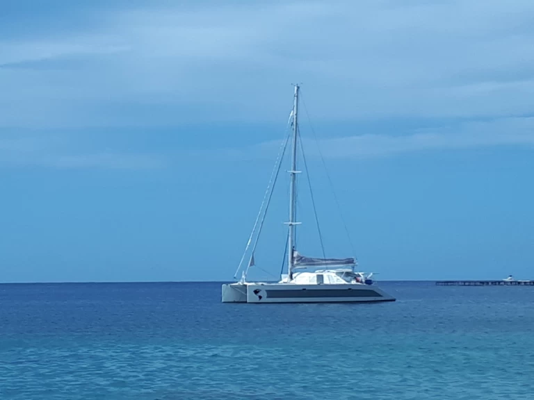 Pronájem lodi Marigot lákavé ceny CATAMARAN