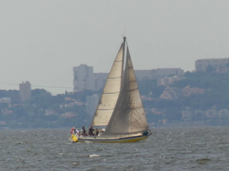 Pronajmout si Kelt Kelt 8M v Martigues