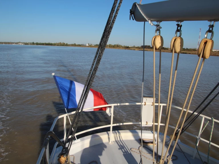 Pronájem Plachetnice Hollandais s licencí