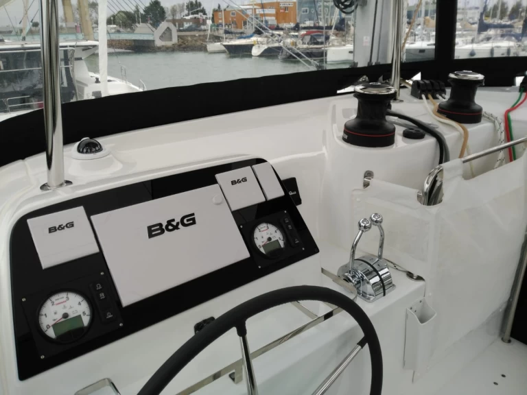 Pronájem lodi Le Marin lákavé ceny Lagoon 42
