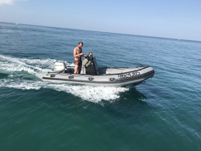 Zodiac Pro 500 jednotlivci a charterové společnosti v Canet-en-Roussillon