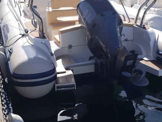 Pronajmout Polotuhá loď se skipperem či ne Capelli v Propriano