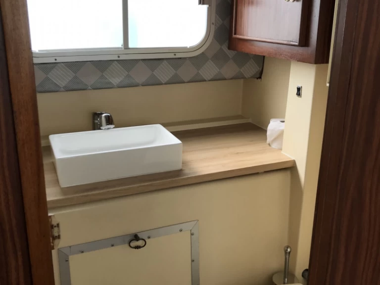 Locaboat Penichette 930 jednotlivci a charterové společnosti v La Vicomté-sur-Rance