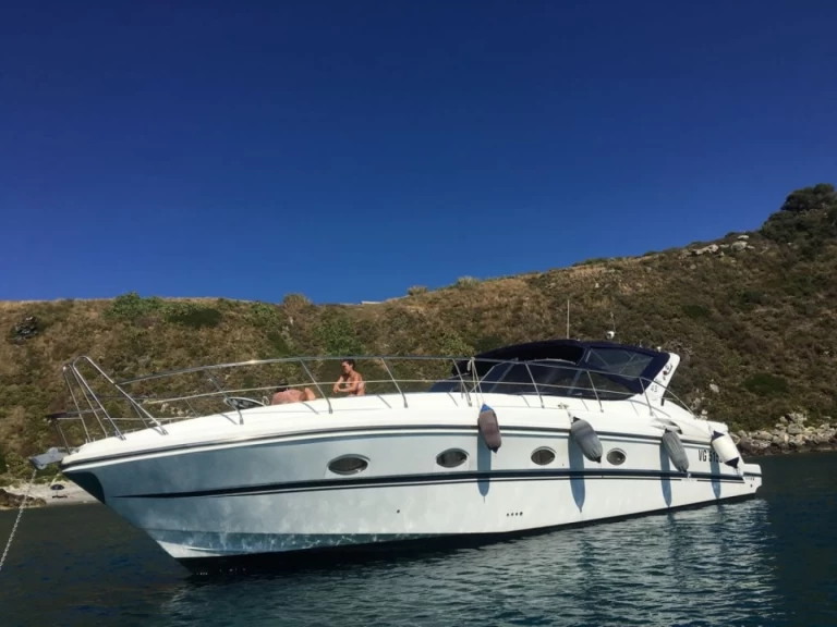 Innovazione e Progetti Mira 37 jednotlivci a charterové společnosti v Milazzo