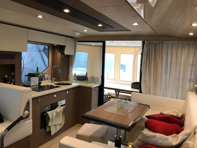 Motorová loď k pronájmu v Saint-Mandrier-sur-Mer za nejlepší cenu