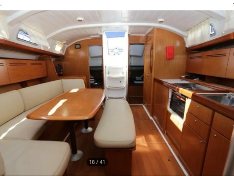 Pronájem Plachetnice v Six-Fours-les-Plages -Bénéteau Cyclades 434