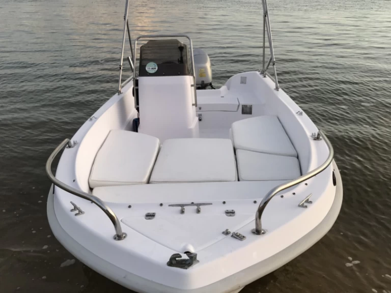 Pronájem Motorová loď Poseidon s licencí