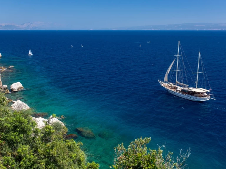 Pronájem jachty v Kaštel Stari -Custom Made Summer Princess na Samboatu