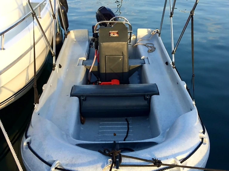 Pronajmout Motorová loď se skipperem či ne Fun Yak v Serra-di-Ferro