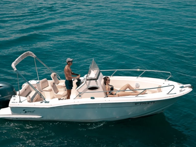 Motorová loď k pronájmu v Roses za nejlepší cenu