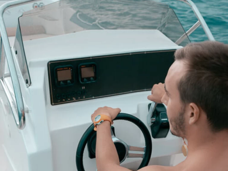 Lomac Lomac 790 IN jednotlivci a charterové společnosti v Roses