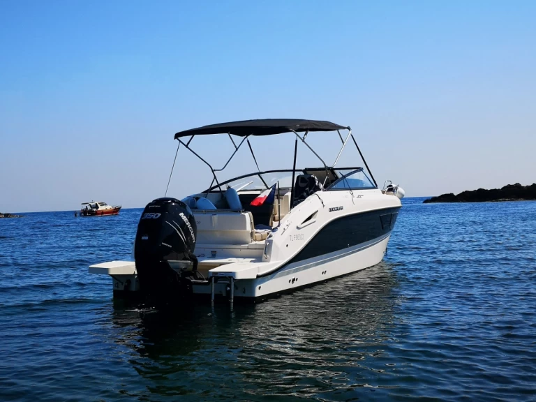 Pronájem lodi Quicksylver Activ 805 Cruiser v Hyeres na Samboatu
