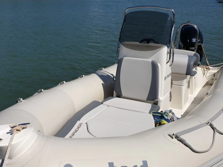 Pronajmout si Bombard Sunrider 650 Gris v Pornic