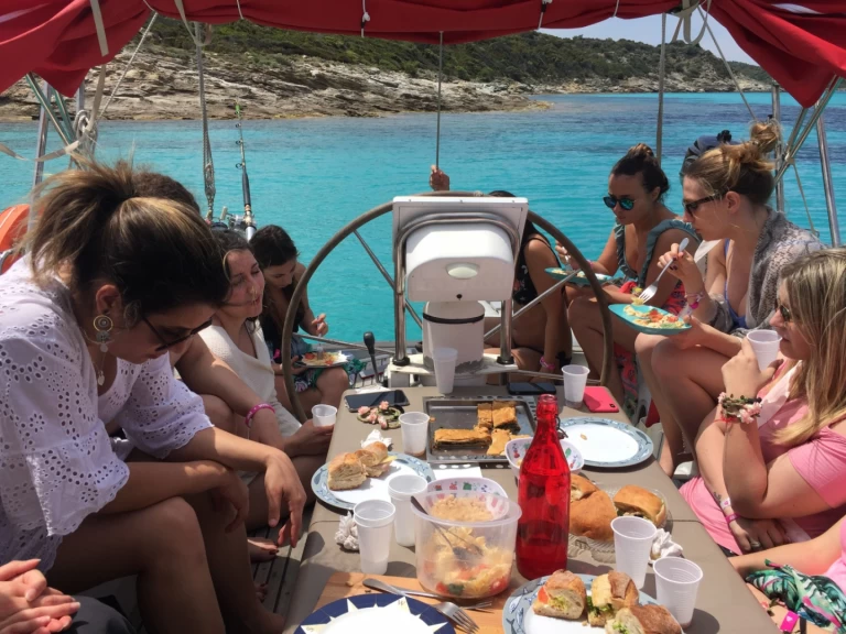 Pronajmout Plachetnice se skipperem či ne Kirie v Saint-Florent