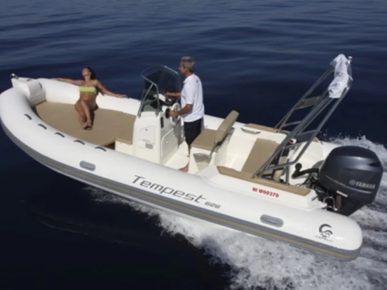 Capelli Tempest 626 jednotlivci a charterové společnosti v Propriano