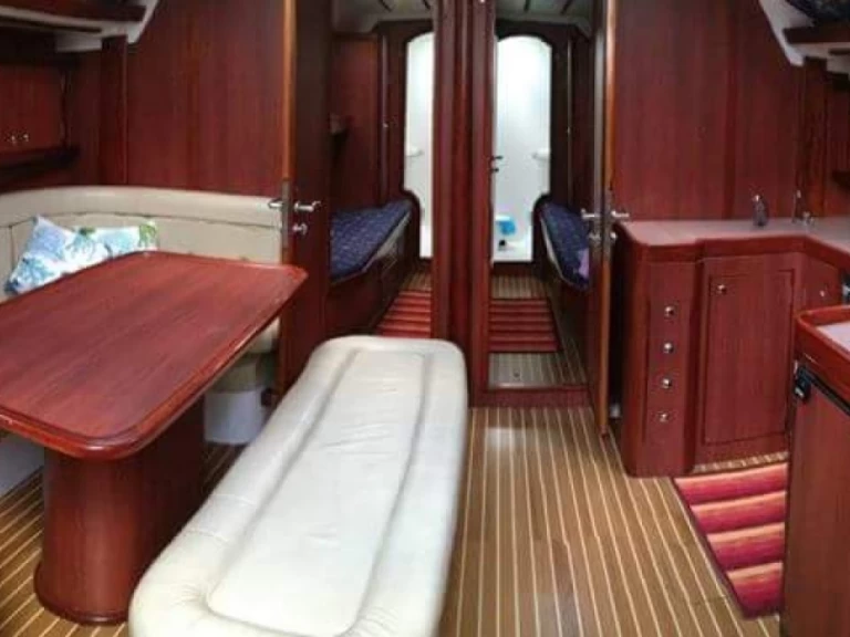 Pronajmout Plachetnice se skipperem či ne Ocean Yachts v Ostia