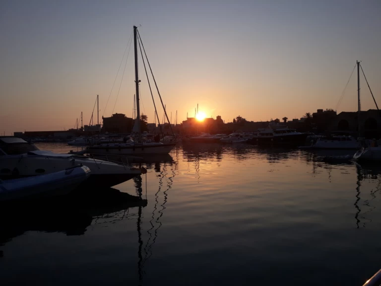 Pronajmout Plachetnice se skipperem či ne Caroff v Sciacca