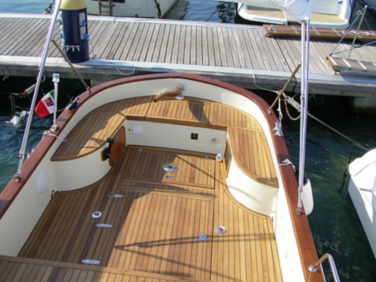 Pronájem lodi Gozzo Latino Latino 6.80 v Otranto na Samboatu