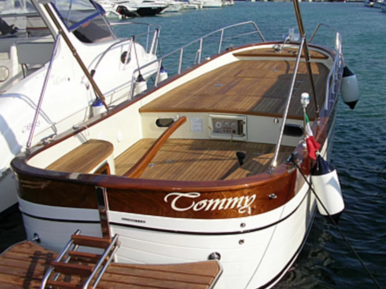 Pronajmout Motorová loď se skipperem či ne Gozzo Latino v Otranto