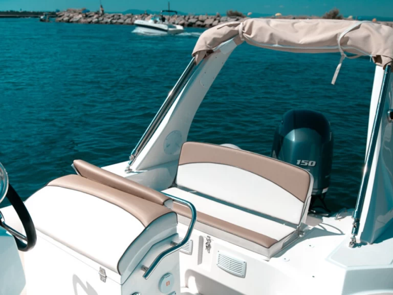 Pronájem Polotuhá loď v Roses -Lomac Lomac 660 IN