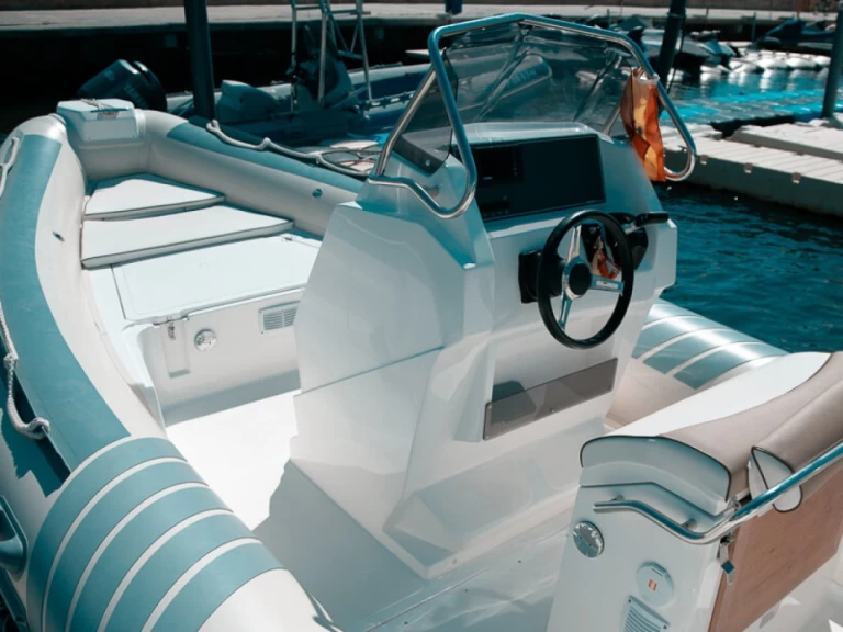 Pronájem lodi Lomac Lomac 660 IN v Roses na Samboatu