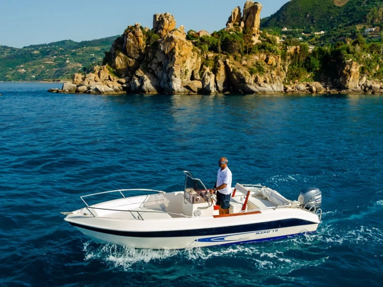 Pronajmout si Mano Marine 19 v Cefalù