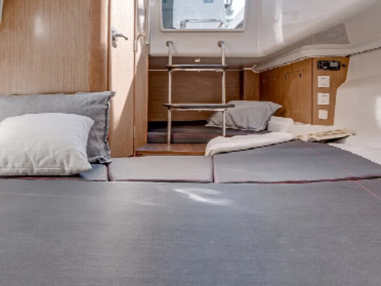 Motorová loď k pronájmu v Lorient za nejlepší cenu