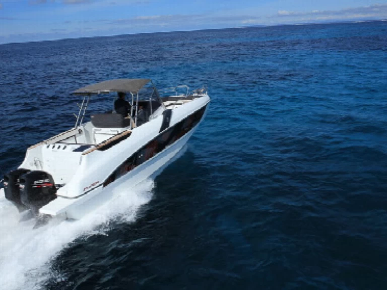 Pronájem lodi Lorient lákavé ceny Flyer 8.8 SPACEdeck