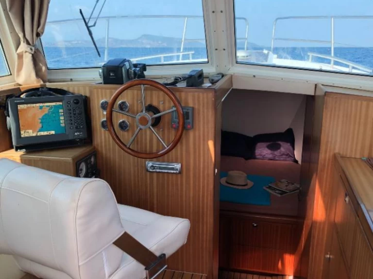 Pronájem jachty v Sari-Solenzara -Meta JMF 32 na Samboatu