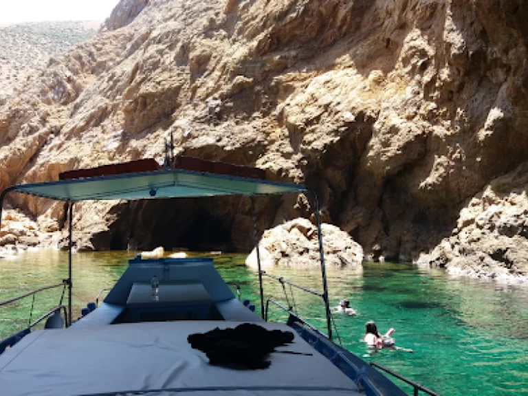 Motorová loď k pronájmu v Ornós za nejlepší cenu