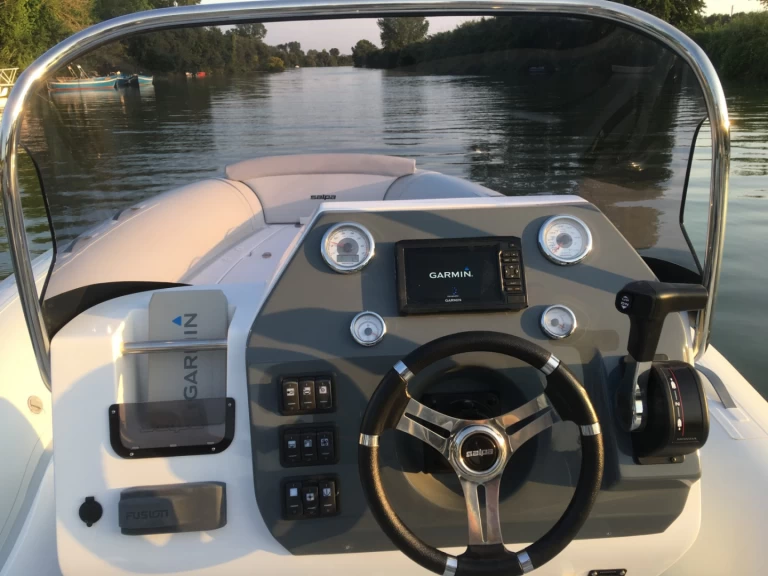 Pronájem Polotuhá loď v Roses -Salpa Salpa Soleil 23