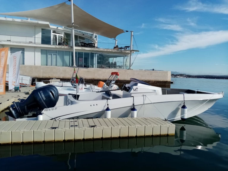 Pronájem lodi Pacific Craft Pacific Craft 27 RX v Portimão na Samboatu