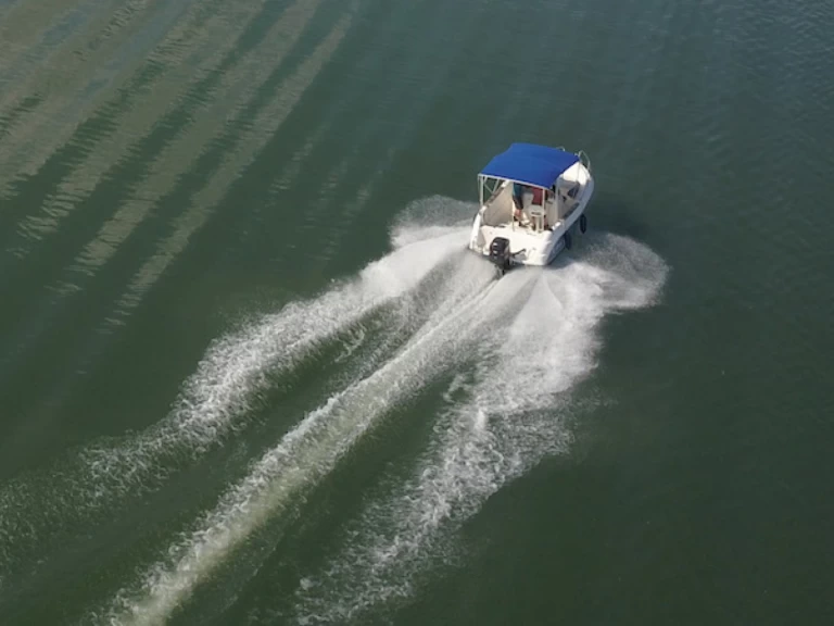 Motorová loď k pronájmu v Mâcon za nejlepší cenu