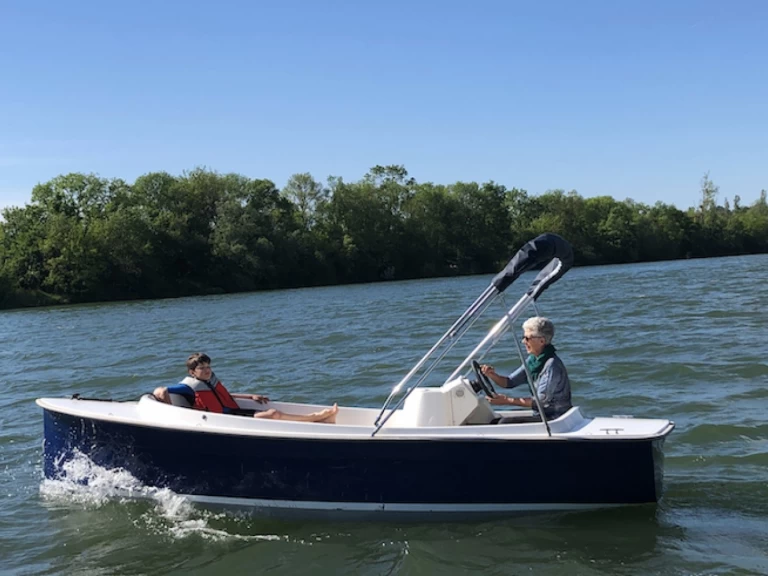 Motorová loď k pronájmu v Mâcon za nejlepší cenu