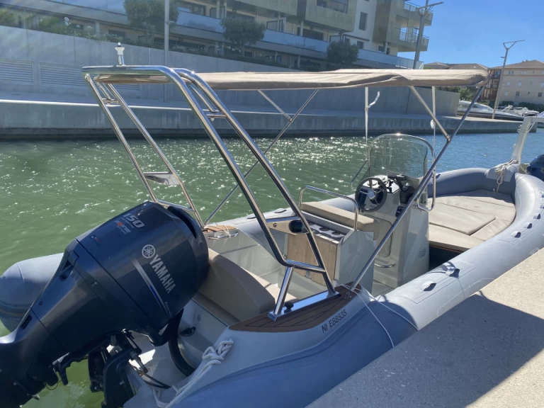 Pronajmout si Capelli Tempest 650 v Fréjus