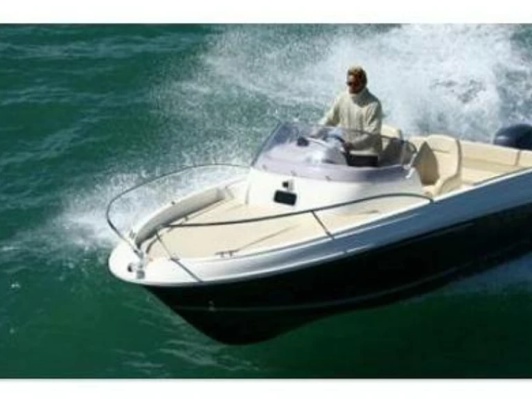 Jeanneau Cap Camarat 555 jednotlivci a charterové společnosti v Six-Fours-les-Plages