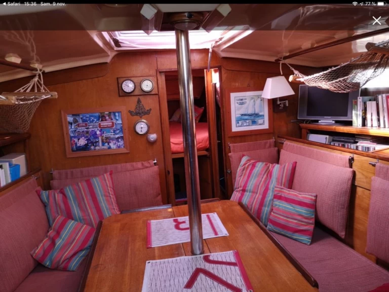 Pronájem lodi Wauquiez Amphora v Sète na Samboatu