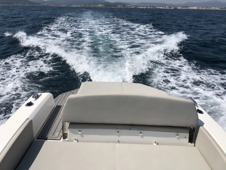 Pronajmout Polotuhá loď se skipperem či ne Marlin Boat v Port Grimaud