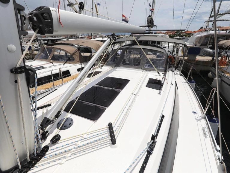 Pronájem Plachetnice Bavaria s licencí