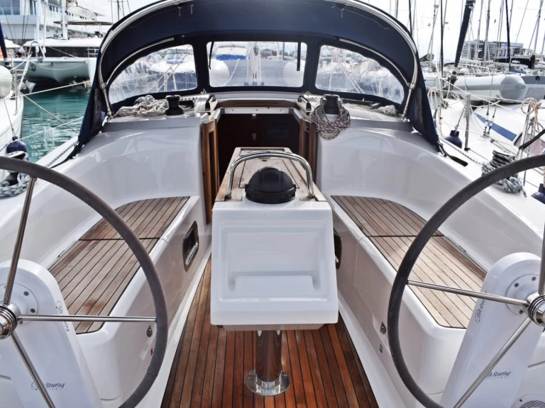Pronajmout si Bavaria Cruiser 34 v Kaštela